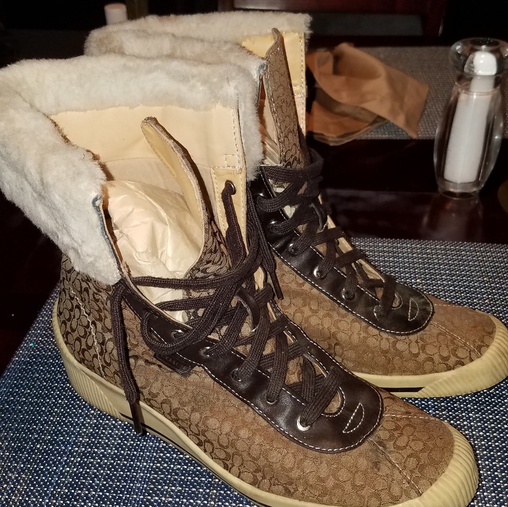 Coach winter boots - Picture 3 of 3